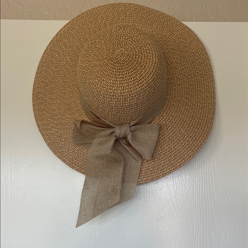 Elegant Tan Straw Hat with Bow